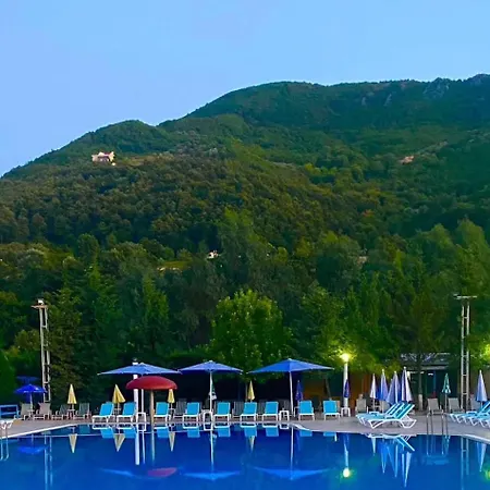 Serenata Korcare Resort 酒店