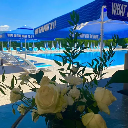 Hotel Serenata Korcare Resort 4*