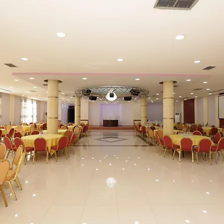 فندق Serenata Korcare 4*