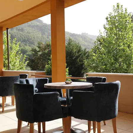 酒店 Serenata Korcare Resort 4*