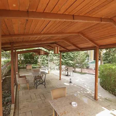Serenata Korcare Resort 4*