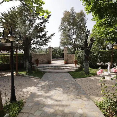 Serenata Korcare فندق Mirash