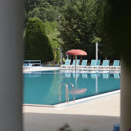 Serenata Korcare Resort 酒店