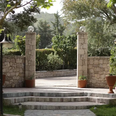فندق Serenata Korcare 4*