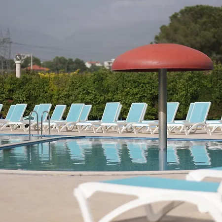 Serenata Korcare Resort 酒店 4*