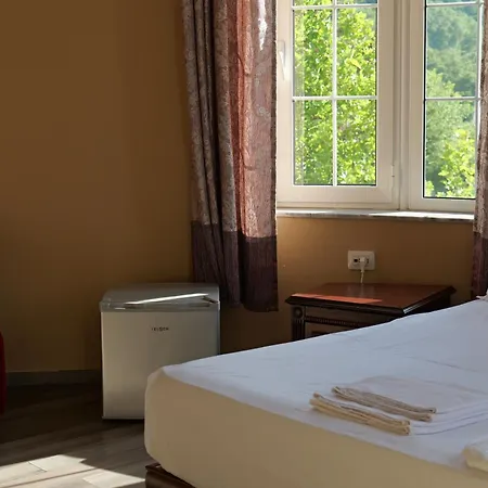 فندق Serenata Korcare 4*
