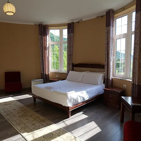 Serenata Korcare 4*