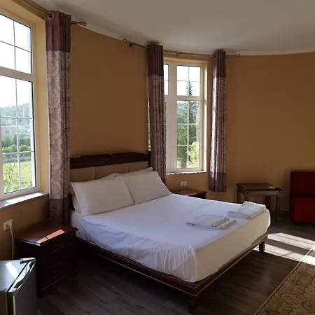 Serenata Korcare 4*