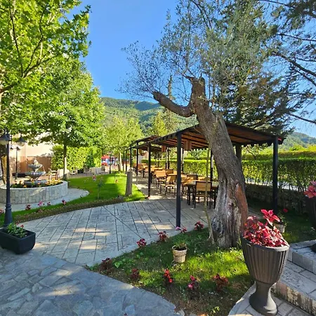 Serenata Korcare فندق