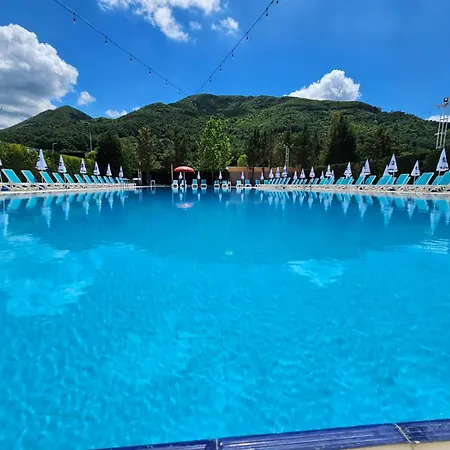 فندق Serenata Korcare 4*