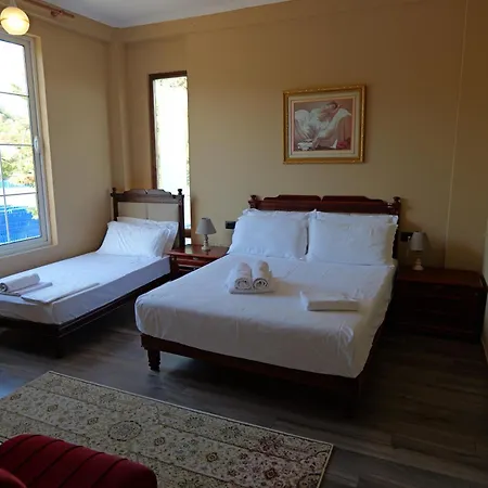 Szálloda Serenata Korcare 4*