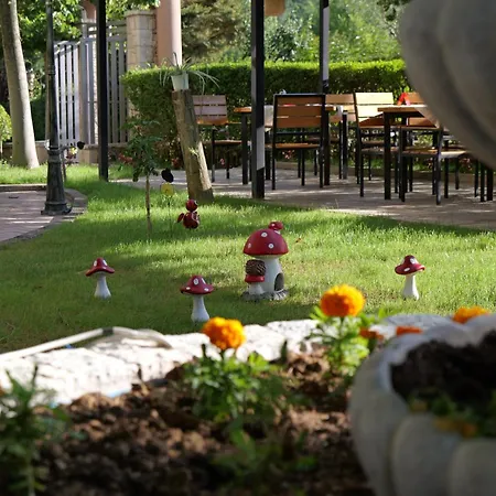 Szálloda Serenata Korcare