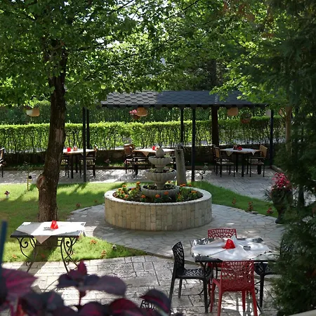 Szálloda Serenata Korcare