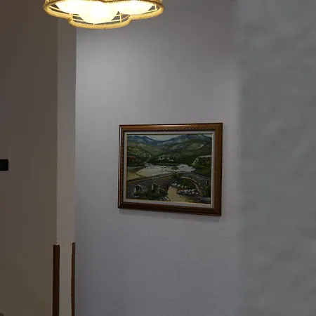 Szálloda Serenata Korcare Mirash