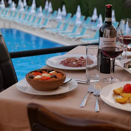 Szálloda Serenata Korcare 4*