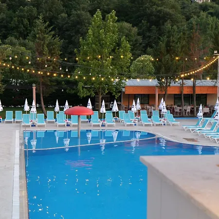 Serenata Korcare Szálloda